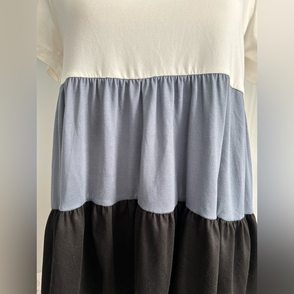 You & Me | White, Blue, and Navy Tiered Short Sleeve Peplum Top | Size Small - Picture 2 of 10